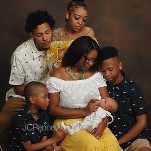 Meet your Posher, Ayeshna